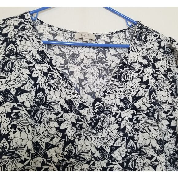 Loft Outlet Blue & White Tunic V-Neck Short Sleeve Floral Print 100% Rayon Sz XL - Picture 2 of 7